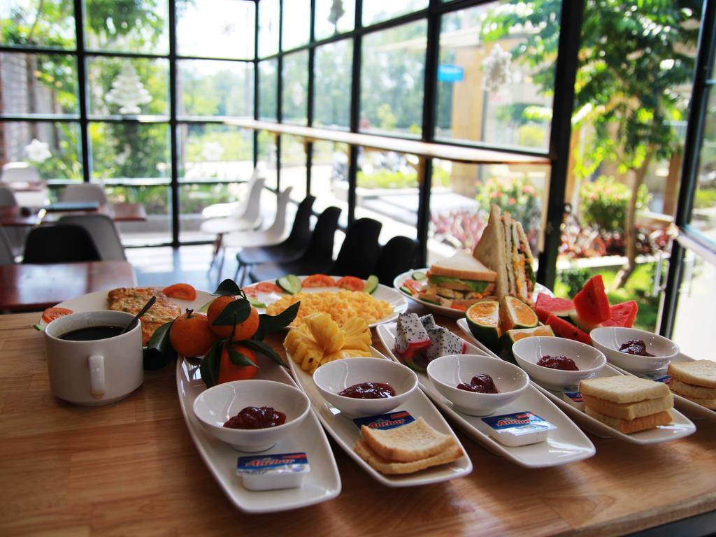 Emis Hotel 두옹 동 외부 사진
